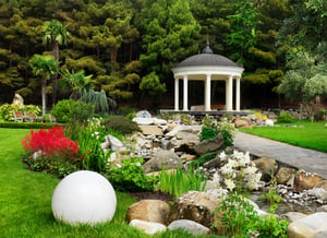 Large Property with Water Features Large Property with Water Features